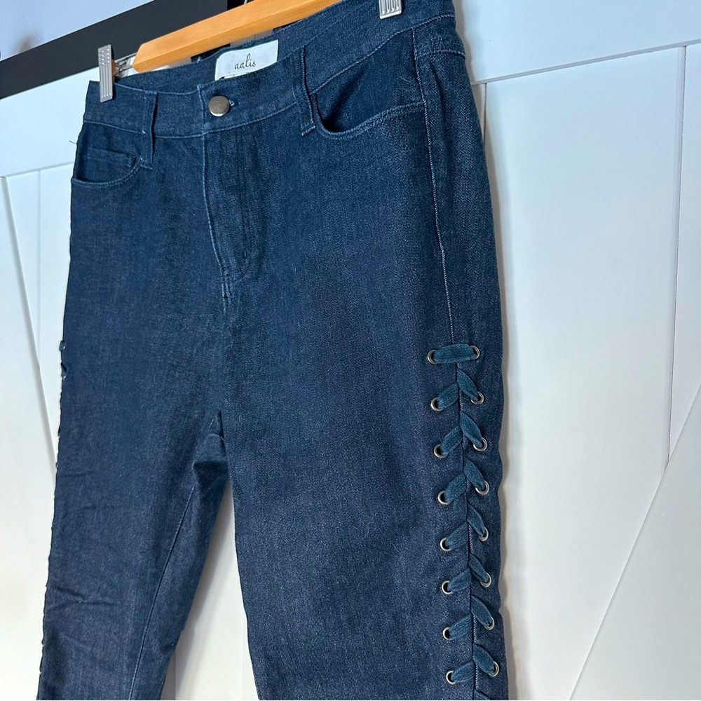 Jeans- ankle cropped, high waist - size 29. Side lacing detail. Fitted leg